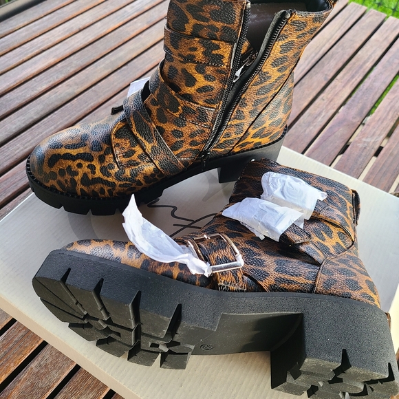 Leopard Print Boots Size 8.5 - Picture 3 of 3